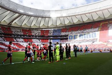 El Eibar hace el pasillo al campe¨®n de la Europa League 2018.