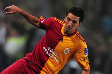 Fich por el Galatasaray el 30 de julio de 2009, firmando un contrato de cuatro a?os con el club turco.