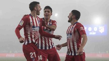 Lucas, Rodri y Koke celebran el gol de 0-1 en el Huesca-Atlético de LaLiga Santander.