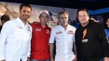 Al-Attiyah, De Villiers, Carlos Sainz y Robby Gordon, durante la presentación de Dakar 2014.