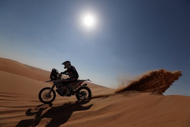 El motociclista Charan Moore.