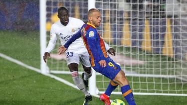 Real Madrid won the second Clásico of LaLiga 20/21 thanks to goals from Karim Benzema and Toni Kroos. Analysis and post-match thoughts from Alfredo Relaño.