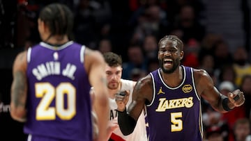 The Los Angeles Lakers head coach revealed the latest news regarding the fitness of Deandre Ayton.