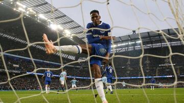 Soccer Football - Premier League - Manchester City v Everton - Etihad Stadium, Manchester, Britain - December 15, 2018 Everton's Yerry Mina reacts as Manchester City's Raheem Sterling celebrates scoring their third goal Action Images via Reuters/Jason Cairnduff EDITORIAL USE ONLY. No use with unauthorized audio, video, data, fixture lists, club/league logos or "live" services. Online in-match use limited to 75 images, no video emulation. No use in betting, games or single club/league/player publications. Please contact your account representative for further details.