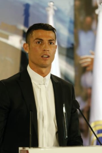 Cristiano Ronaldo será jugador blanco hasta 2021.