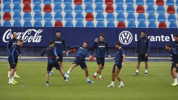 13/09/19
LEVANTE UD
ESTADIO
ENTRENAMIENTO
MIRAMON
VUKCEVIC
COQUE
DUARTE
CABACO
MORALES
GRUPO