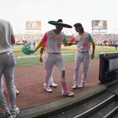 Padres ganan el primer partido de la MLB Mexico City Series