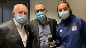 El Lyon, a lo NBA: Aulas regal¨® un anillo a sus jugadoras tras las siete Champions