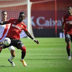 Lago: "A día de hoy no puedo asegurar nada, depende del club"