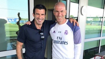 Figo y Zidane, durante la visita del portugu&eacute;s a la Ciudad Deportiva del Real Madrid.