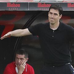 Iraola: "Esto es un todo o nada y debemos tener personalidad"