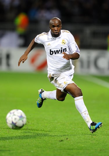 Jugó en el equipo español entre 2009 y 2012. Disputó un total de 116 encuentros en los que tan solo marcó un gol. Sumó a su palmarés personal una Liga española, una Copa del Rey y una Supercopa de España. 