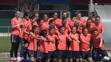 El Barcelona femenino durante el entrenamiento previo al PSG.