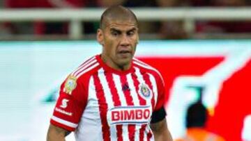 Salcido durante el triunfo de Chivas sobre Juárez en Copa MX.