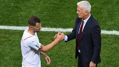 Soccer Football - Euro 2020 - Round of 16 - France v Switzerland - National Arena Bucharest, Bucharest, Romania - June 29, 2021   Switzerland&#039;s Haris Seferovic shakes hands with coach Vladimir Petkovic after being substituted Pool via REUTERS/Daniel 
