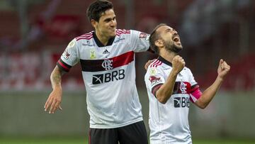 Fla salva un punto en el 95' y sigue la igualdad en lo más alto