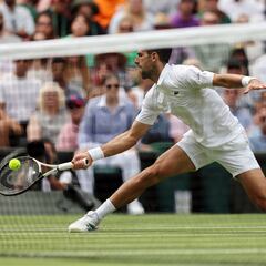 Djokovic supera en dos días el bombardeo de Hurkacz