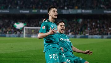 Marc Roca, con Bartra.