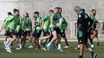 Pellegrini, con su plantel.