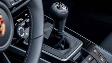 Los automóviles con caja manual están en peligro de extinción