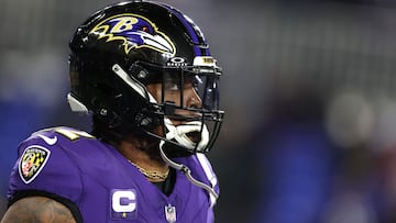 BALTIMORE, MARYLAND - JANUARY 11: Derrick Henry #22 of the Baltimore Ravens warms up prior to the game against the Pittsburgh Steelers during the AFC Wild Card Playoff at M&T Bank Stadium on January 11, 2025 in Baltimore, Maryland. Al Bello/Getty Images/AFP (Photo by AL BELLO / GETTY IMAGES NORTH AMERICA / Getty Images via AFP)