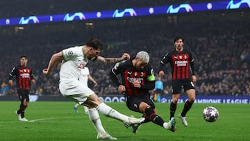 Soccer Football - Champions League - Round of 16 - Second Leg - Tottenham Hotspur v AC Milan - Tottenham Hotspur Stadium, London, Britain - March 8, 2023  Tottenham Hotspur's Pierre-Emile Hojbjerg shoots at goal Action Images via Reuters/Paul Childs