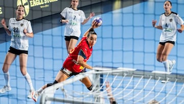 Lucía Julbe, extremo derecho de la selección española.