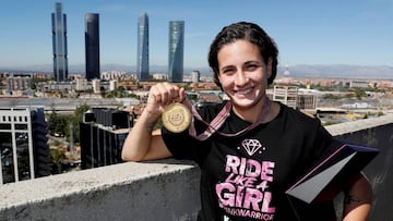 GRAF8343. MADRID, 02/10/2018.- La piloto española de 21 años Ana Carrasco durante la entrevista concedida hoy a la Agencia Efe tras proclamarse el domingo en Francia campeona de la categoría Supersport 300 de superbikes. La piloto de