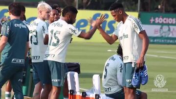 Yerry Mina y sus particulares saludos con sus panitas