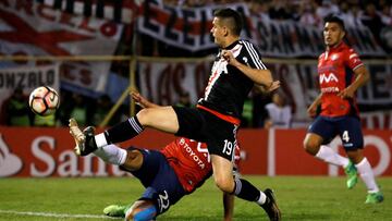 Siguen las críticas a Santos Borré tras la derrota de River