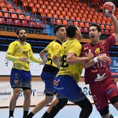 El Villa de Aranda aguanta 42 minutos ante el Bidasoa-Irun