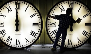 When does daylight saving time start in 2024?