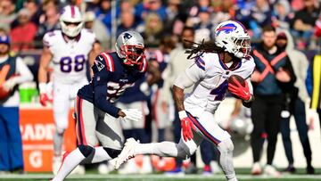 FOXBOROUGH, MASSACHUSETTS - OCTOBER 22: James Cook #4 of the Buffalo Bills carries the ball during a game against the New England Patriots at Gillette Stadium on October 22, 2023 in Foxborough, Massachusetts. Billie Weiss/Getty Images/AFP (Photo by Billie Weiss / GETTY IMAGES NORTH AMERICA / Getty Images via AFP)