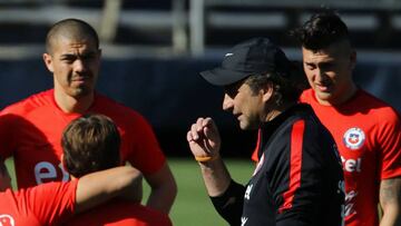 Los jugadores de la Roja con pasado y presente en México