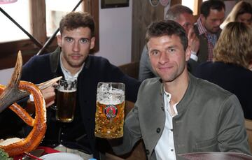 Thomas Müller y Leon Goretzka. 