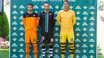 Dani Rebollo, Pau López y Joel Robles, en la presentación de las nuevas equipaciones.