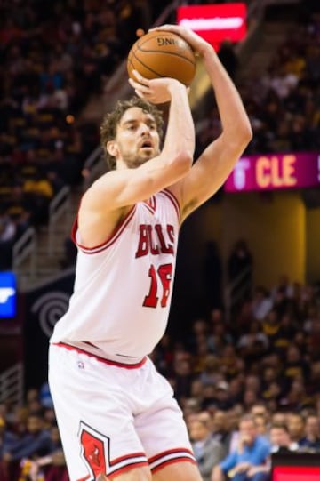 Pau aterrizó en Chicago Bulls en el verano de 2014. Allí jugó dos temporadas y fue all star las dos, en 2015 y 2016. Así completó sus seis all star disputados en la NBA. En 2015 llegó a segunda ronda de playoffs.