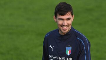 Alessio Romagnoli durante un entrenamiento con Italia.