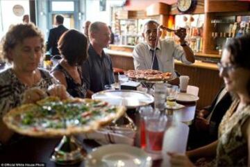 ? Official White House Photo by Pete Souza
https://www.flickr.com/photos/whitehouse/