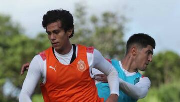 José Juan Macías se estrena con doblete y Chivas gana en pretemporada