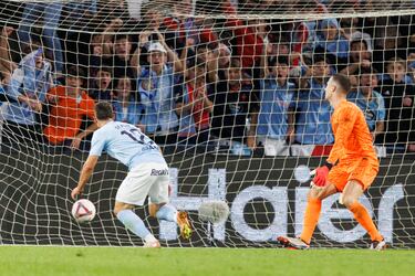 2-1. Fallo estrepitoso de Jules Koundé que se duerme con el balón en su área, Alfonso González presiona, recupera y recorta distancias en el minuto 83.