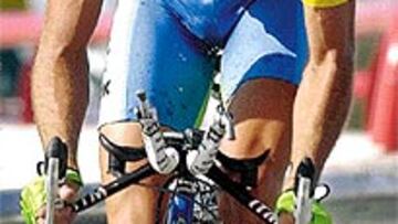 <B>ESTILO INDURAIN.</B> Aitor González recuerda en contrarreloj a Miguel.