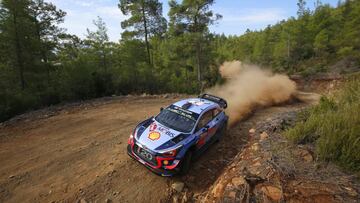 2018 FIA World Rally Championship
 Round 10, Rally Turkey 13-16 September 2018
 Thierry Neuville, Nicolas Gilsoul, Hyundai i20 Coupe WRC
 
 Photographer: Austral
 Worldwide copyright: Hyundai Motorsport GmbH