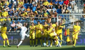 Sus potentes disparos con efecto eran temidos por los porteros rivales. Su gol de falta más famoso fue la 'bomba inteligente' con la selección brasileña ante Francia.