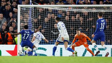 Soccer Football - Champions League - Group E - Chelsea v Dinamo Zagreb - Stamford Bridge, London, Britain - November 2, 2022 Chelsea's Raheem Sterling scores their first goal Action Images via Reuters/Peter Cziborra