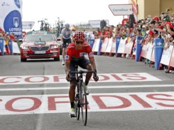 Chris Froome, máximo rival de Nairo Quintana, exigió al colombiano en la etapa 20 y lo aplaudió en los últimos metros de recorrido.