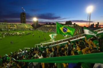 Homenaje del Pueblo Chapecoense en el estadio Arena Condá, este miércoles 30 de noviembre.