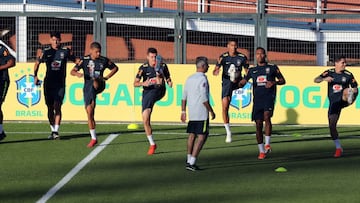 Selecci&oacute;n Brasil en un entrenamiento previo a la Copa Am&eacute;rica