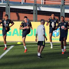 Brasil tranquiliza respecto a las lesiones de Arthur y Ederson