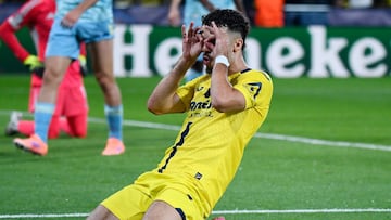 Georges Mikautadze celebra un gol.